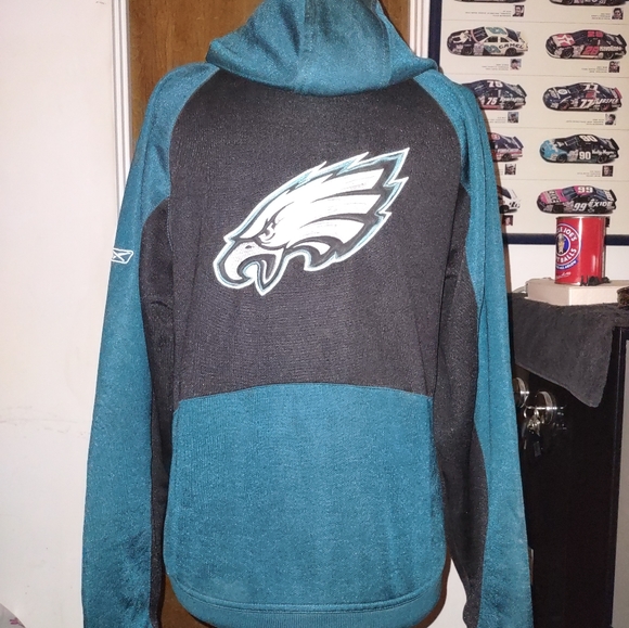 Woman's Philadelphia Eagles Official NFL hoodie pullover.  Front pocket. - Picture 3 of 4